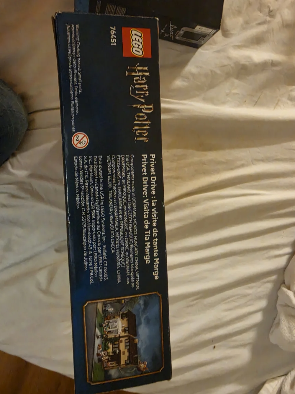LEGO Harry Potter Privet Drive: Aunt Margie's Visit - Picture 4 of 4